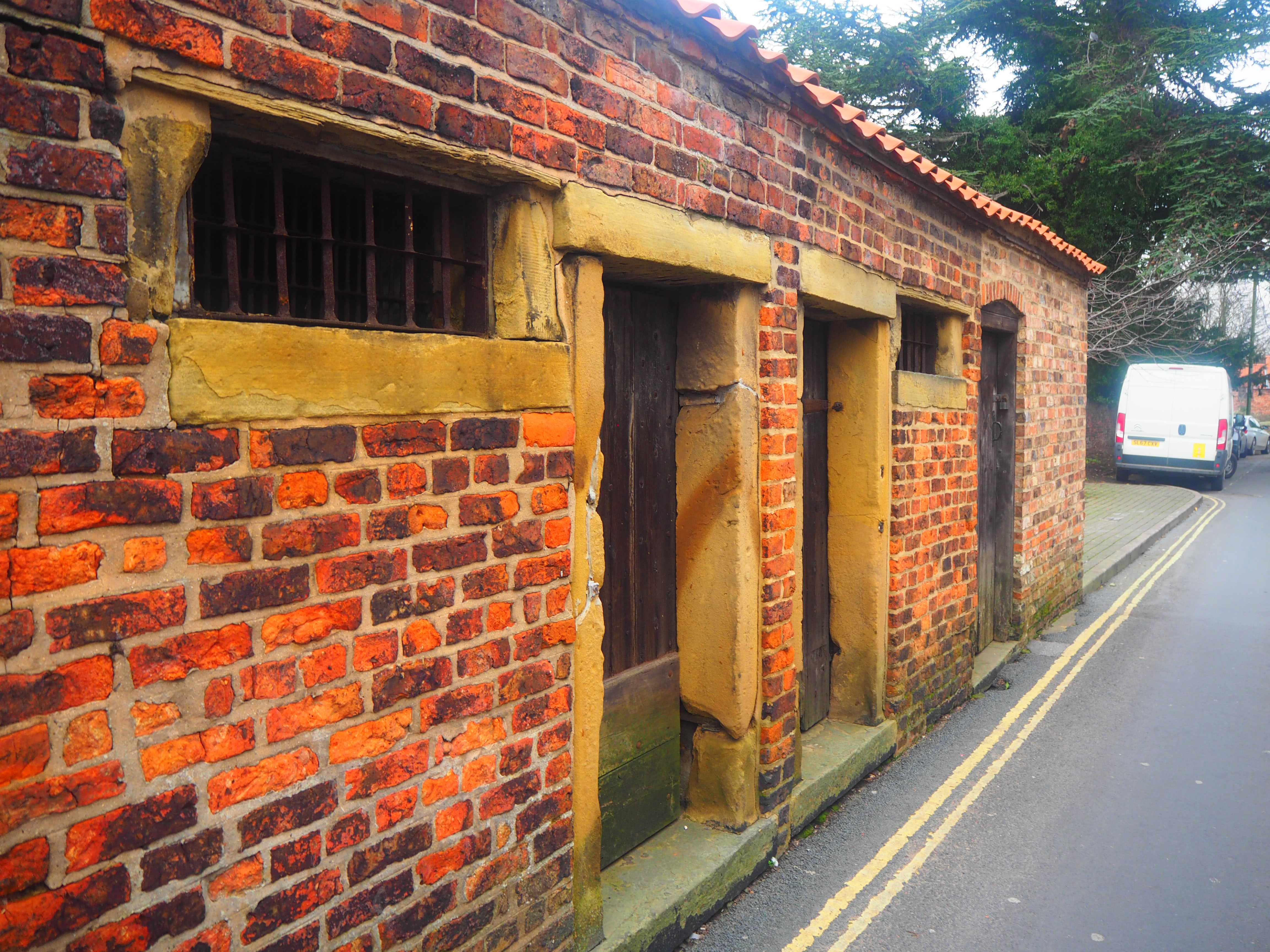 lock up cells snaith